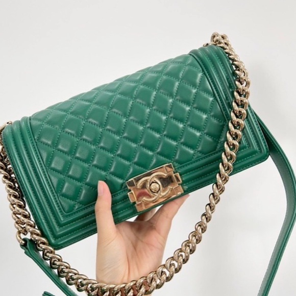 Chanel Le boy green old medium lamb gold hardware